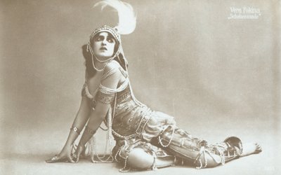Vera Fokina em Scheherazade de Russian Photographer