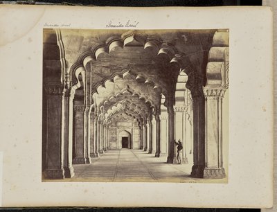 Agra; Interior do Motee Musjid, mostrando o corredor central de Samuel Bourne