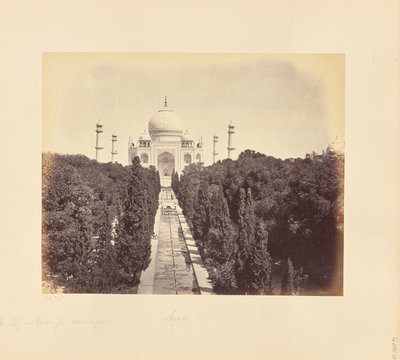 Agra; o Taj e o jardim, vistos do portão de entrada de Samuel Bourne