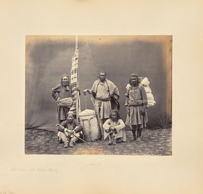 Trabalhadores de montanha em Shimla com khiltas e palanquim de Samuel Bourne
