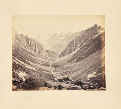Vale e picos nevados, vistos do passo de Hampta, lado de Spiti de Samuel Bourne