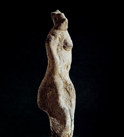 Cultura nuragic (nuraghi) Sardenha: estatueta calcária de Vénus steatopigic (forma lombar) (Venus de Macomer), proveniente de Macomer, perto de Nuoro. Datação do período pré-nurálgico (século 25-18 a.C.) Eneolítico. Cagliari, Museo Nazionale Archeologico de Sardinia Nuragic Civilization