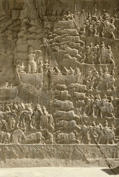 Uma caça ao javali real, possivelmente representando Khosrow II atirando uma flecha de um barco, alívio do lado dos aivans, c.620 de Sasanian School