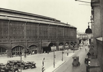 Berlim: Estação Friedrichstrasse; Estação Friedrichstrasse (foto a p/b) de Sasha Stone