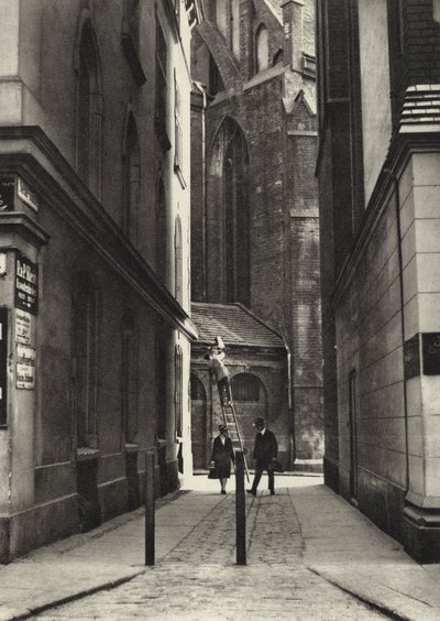 Berlim: Blick auf den Chor der Marien-Kirche; Vista do Coro de Santa Maria (foto a p/b) de Sasha Stone