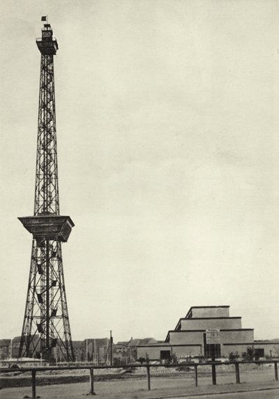 Berlim: Radio Tower e Radio Hall; Estação de Radiodifusão (foto a p/b) de Sasha Stone