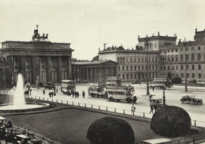 Berlim: Pariser Platz (foto a p/b) de Sasha Stone
