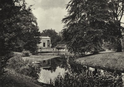 Charlottenhof perto de Potsdam; Charlottenhof perto de Potsdam (foto a p/b) de Sasha Stone