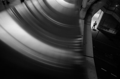 Figura do túnel curvo de Satoshi Hata