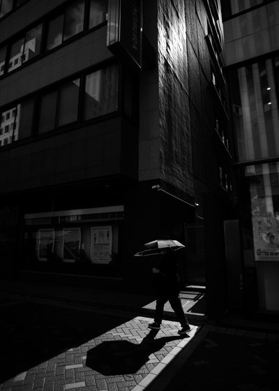Luz e sombra urbanas de Satoshi Hata