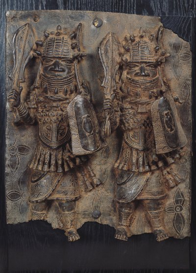Placa de Benin com dois guerreiros, Nigéria de School African