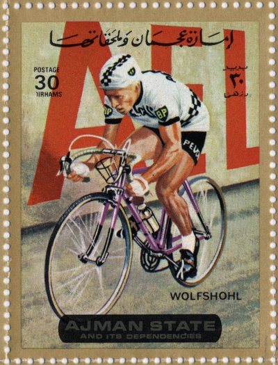 Carimbo dos EAU representando o ciclista Rolf Wolfshohl (Ne 1938). de School Arabic