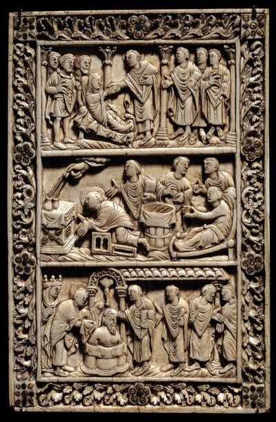 Arte Carolíngia: milagre da Santa Lâmpada, díptico de marfim representando em cima, a ressurreição de uma jovem, no centro um batismo doente, em baixo o batismo de Clóvis I (466-511) na presença da Rainha Clothilde em 25/12/498. Século IX. Ami de School Carolingian