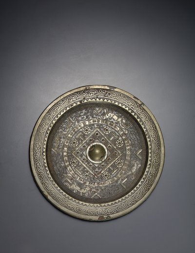 Espelho circular &39;TLV&39;, Dinastia Xin, DC 9-24 (bronze) de School Chinese