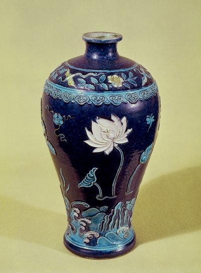 Vaso Ming com decoração tricolor (porcelana) de School Chinese