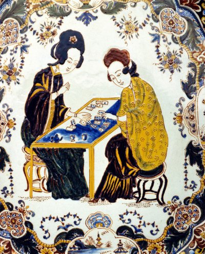 Duas mulheres a jogar damas. China século 18. cerâmica. Milão de School Chinese