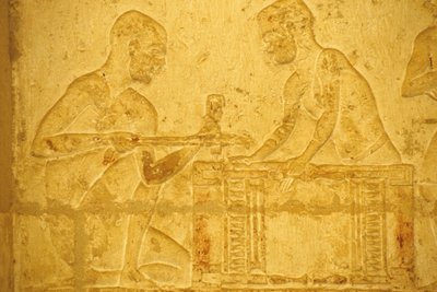 Antigo Egipto, Escultura/Pintura mural, Túmulo de Petosiris, Tuna el Gebel, 300 a.C., Carpinteiros a trabalhar (foto) de School Egyptian
