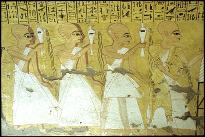 Antigo Egipto, Pintura mural Túmulo de Inherkhau, Tebas, Túmulo dos Nobres, 20.ª dinastia, Sacerdotes a servir libações a Inherkhau (foto) de School Egyptian