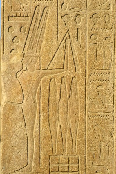 Antigo Egipto, Pintura/gravura mural, O Deus Min, Templo de Karnak, Luxor, Deus da fertilidade, Segurando um mangual (foto) de School Egyptian
