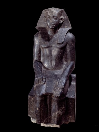 Arte Egípcia Antiga: Estátua do Rei Sesostris III idade. Escultura diorita por volta de 1870 a.C. (12ª dinastia, cerca de 1963-1786). De Medamoud (Egipto). Altura: 1.200 m. Paris, Musee Du Louvre de School Egyptian