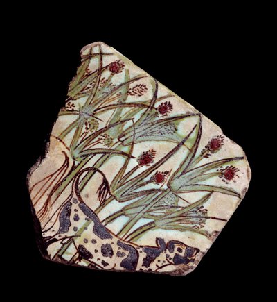 Antiquite egípcio: peça de azulejo de faiança decora um touro no papiro. Novo Império (1550-1069 a.C.) Paris, Museu do Louvre de School Egyptian