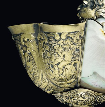 Taça nautilus montada, Nagyszeben, meados do século 17 (concha e prata dourada) (detalhe de 3434804) de School Hungarian