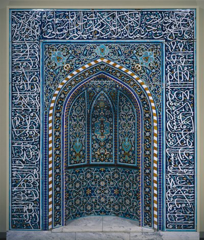 Nicho de oração (Mihrab), início dos anos 1600 (mosaico cerâmico) de School Iranian