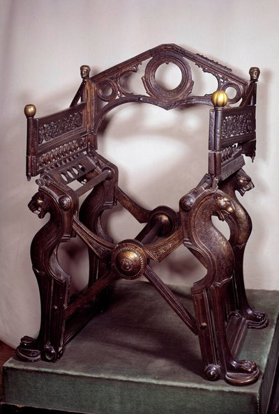 Arte merovingiana: poltrona ou trono de Dagobert I (602/605-638). feita em bronze dourado no século 7-9. Do tesouro da abadia de Saint-Denis. Paris, B.N. de School Merovingian
