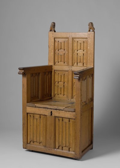 Poltrona com base em forma de caixa, decorada com painel de letras e leões com escudo de School Netherlandish
