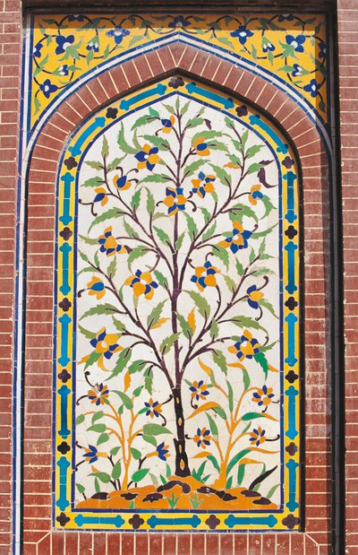 Árvore florida, decoração Majolica, Mesquita Wazir Khan (século XVII), Lahore, Punjab, Paquistão de School Pakistani