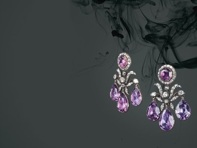 Par histórico de pingentes de orelha, c.1760 (ametista, diamantes, prata e ouro) de School Russian