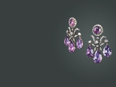 Par histórico de pingentes de orelha, c.1760 (ametista, diamantes, prata e ouro) de School Russian