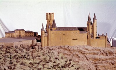 Arquitectura militar: modelo em miniatura do Alcazar Real de Segóvia, construído pelo rei Afonso VI de Castela. Museu da Armee de Madrid. de School Spanish