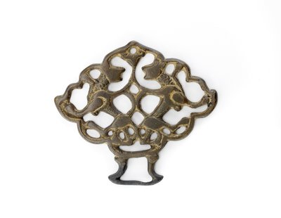 Ornamento com um par de leões, dinastia Seljud, possivelmente século 13 (bronze com vestígios de douramento) de School Turkish