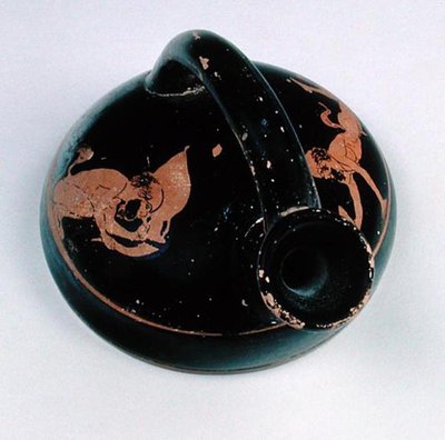 Sótão askos de figura vermelha, de Grave II at Nymphaeum in the Crimea, c.430 BC (cerâmica) de Scythian