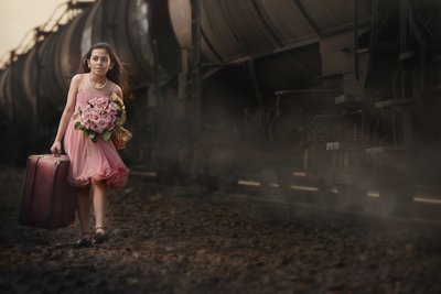 Viagem de comboio com vestido rosa de See Plus