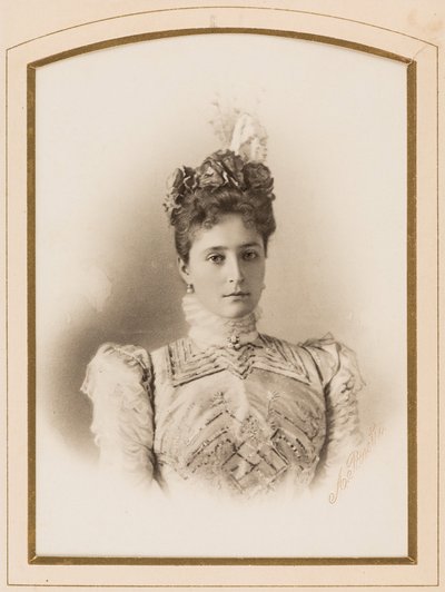 Elisabeth Fiodorovna de Russie (Elisabeth de Hesse Darmstadt) (1864-1918) - Princesa de Hesse por Reno, a Grã-Duquesa Elizabeth Fyodorovna da Rússia, por Levitsky, Sergei Lvovich (1819-1898). Foto da Albumina. Colecção Privada de Sergei Lvovich Levitsky