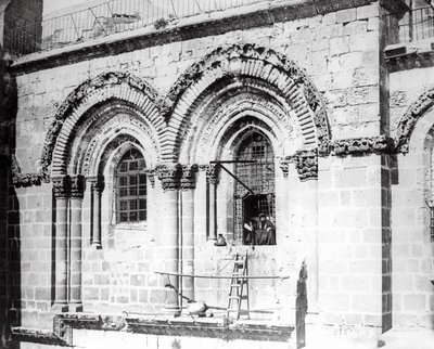 Janela na face sul da Igreja do Santo Sepulcro, 1865 de Sgt. James M. McDonald