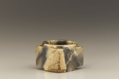 Tubo curto (cong) (jade (nefrite)) de Shang Dynasty Chinese School