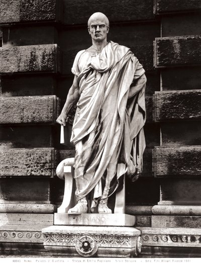 Estátua de Emilio Papiniano (mármore) de Silvio Sbricoli
