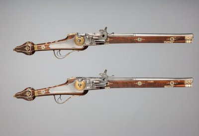 Par de pistolas Wheellock feitas para o guarda-costas do príncipe-eleitor da Saxônia, alemão, c1610 de Simon Helbig