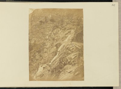 [Cascata na montanha]. de Sir John Joscelyn Coghill