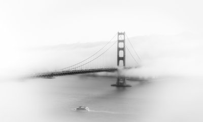 A Ponte Golden Gate enevoada de Songhu Yan