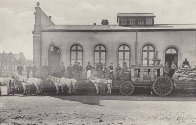Vistas Históricas, o Último Técnico com Correio Inglês e Correios Antigos (foto a p/b) de South African Photographer