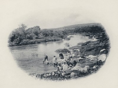Como as roupas são lavadas no Transvaal (foto a p/b) de South African Photographer