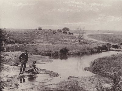 Panning Ore para descobrir o Ouro (foto a p/b) de South African Photographer