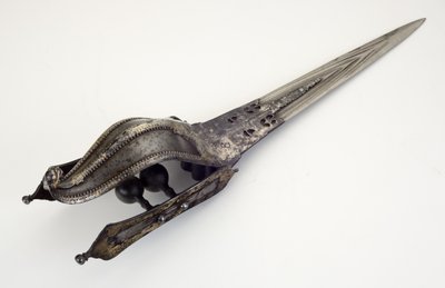 Jamadhar, ou punhal de punção (aço e prata com douramento) de South Indian School