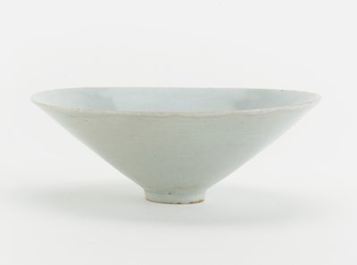 Tigela com design moldado de fênix e flores, c.1200 (cerâmica) de Southern Song Dynasty Chinese School
