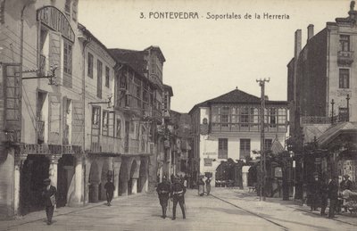 Arcadas da oficina de ferreiro, Pontevedra, Espanha (fotografia a preto e branco) de Spanish Photographer