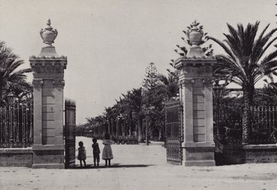 Cádiz: Entrada no Parque Genoves (foto a p/b) de Spanish Photographer